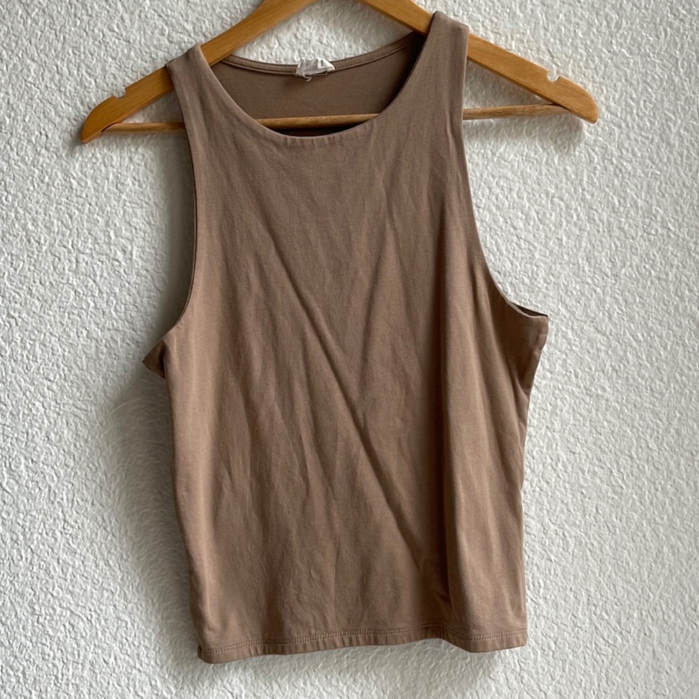 **Size M Racer Back Top Cotton On **